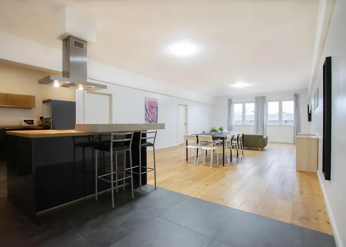 Raj Living - 250M2 Loft With 6 Rooms Im Industriegebiet - 20 Min Messe Dus & Old Town Dus