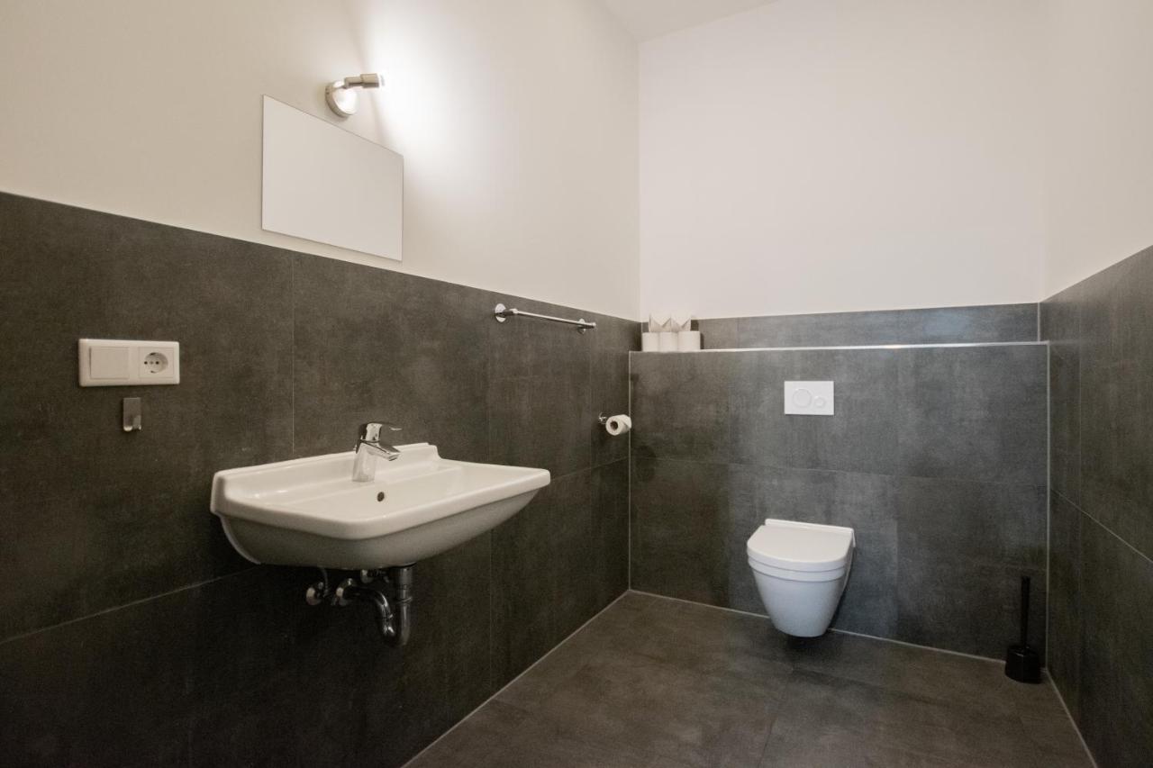 Appartamento Raj Living - 250m2 Loft With 6 Im Industriegebiet - 20 Min Messe Dus & Old Town Dus