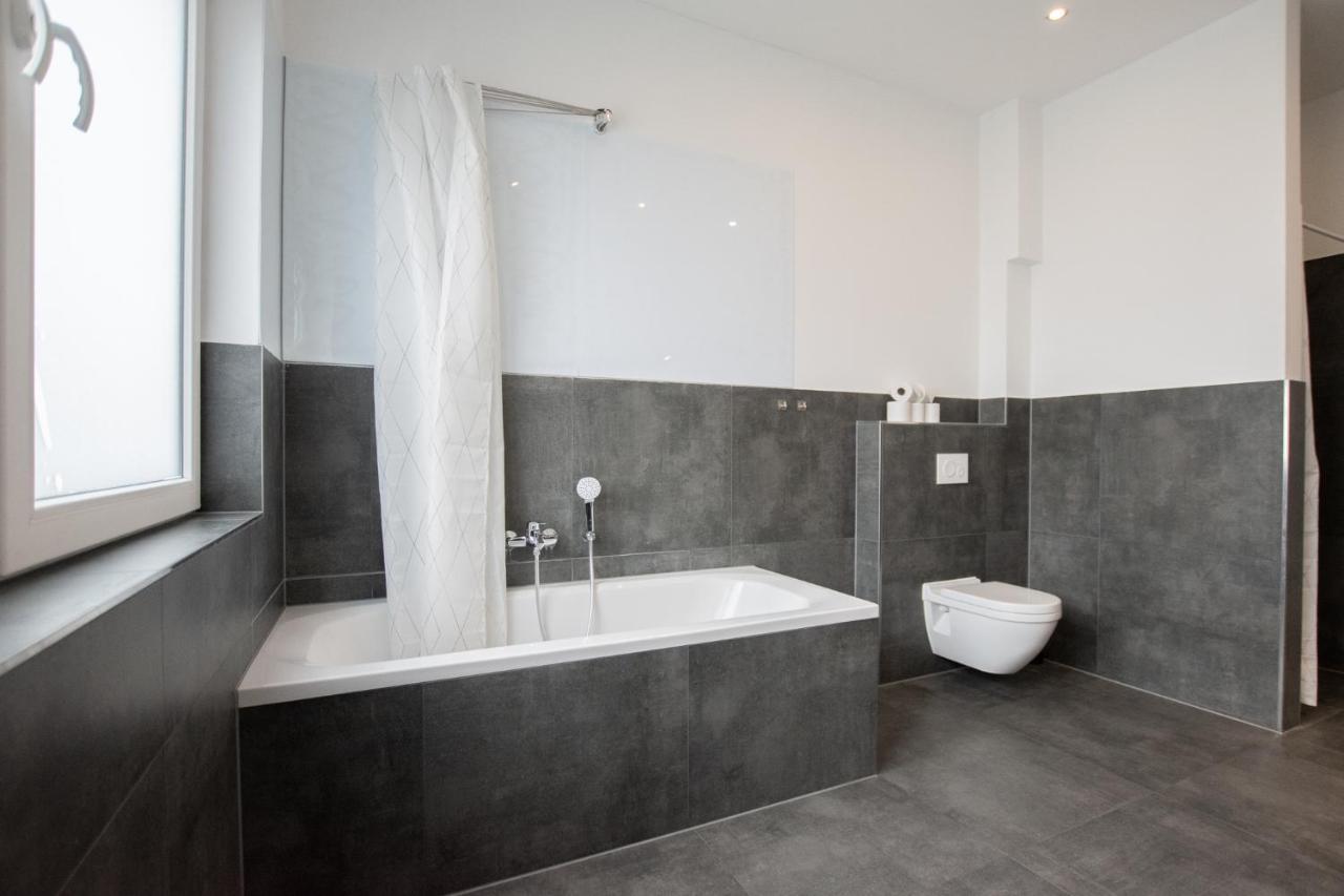 Appartamento Raj Living - 250m2 Loft With 6 Im Industriegebiet - 20 Min Messe Dus & Old Town Dus Düsseldorf