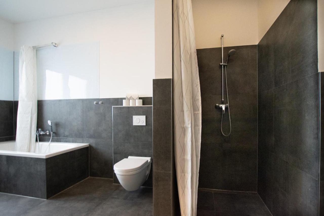 Raj Living - 250m2 Loft With 6 Im Industriegebiet - 20 Min Messe Dus & Old Town Dus Appartamento Düsseldorf