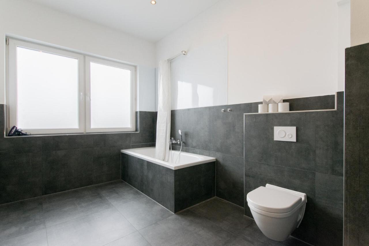 Appartamento Raj Living - 250m2 Loft With 6 Im Industriegebiet - 20 Min Messe Dus & Old Town Dus